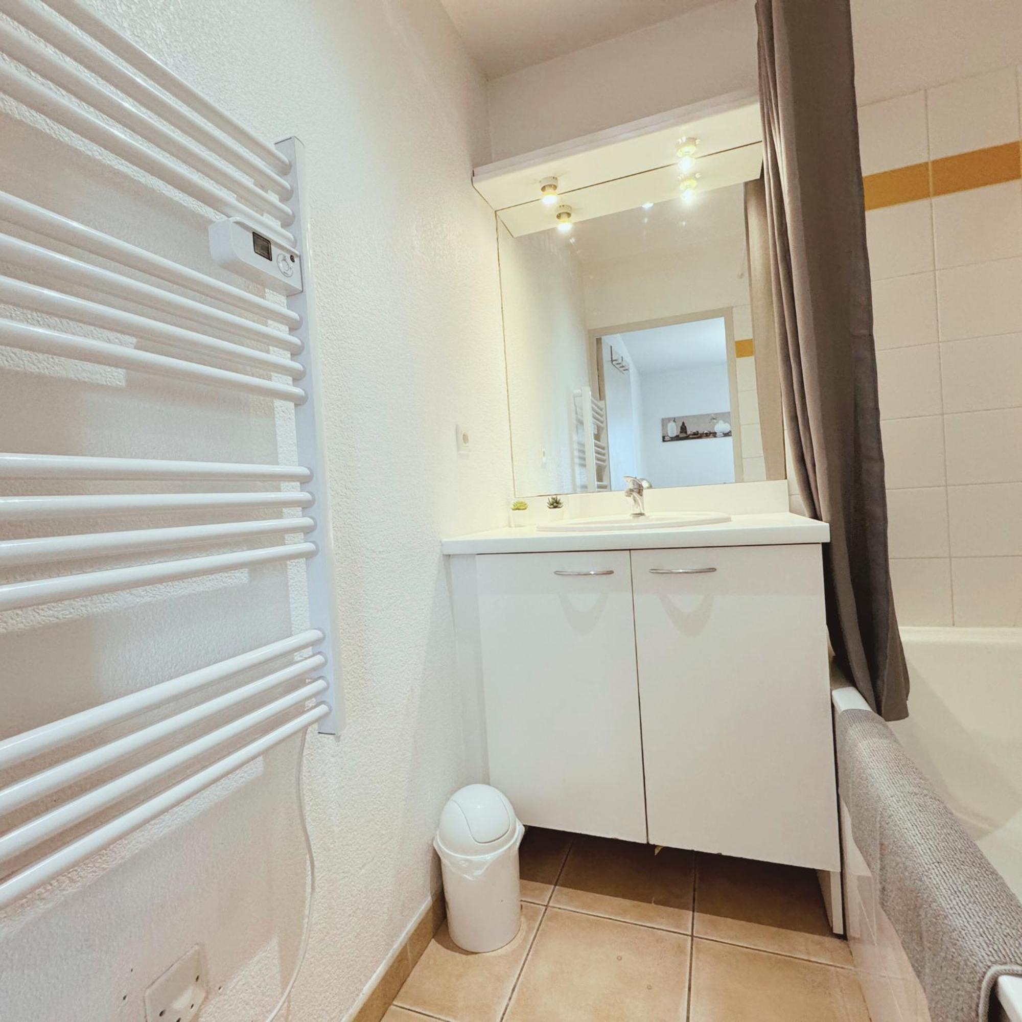 Appartement Residence Prive Avec Parking Wifi Clim Piscine Авиньон Екстериор снимка